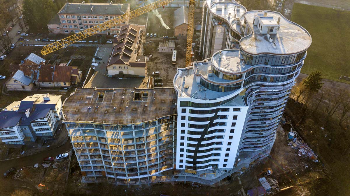 Why are so many facade contractors struggling?