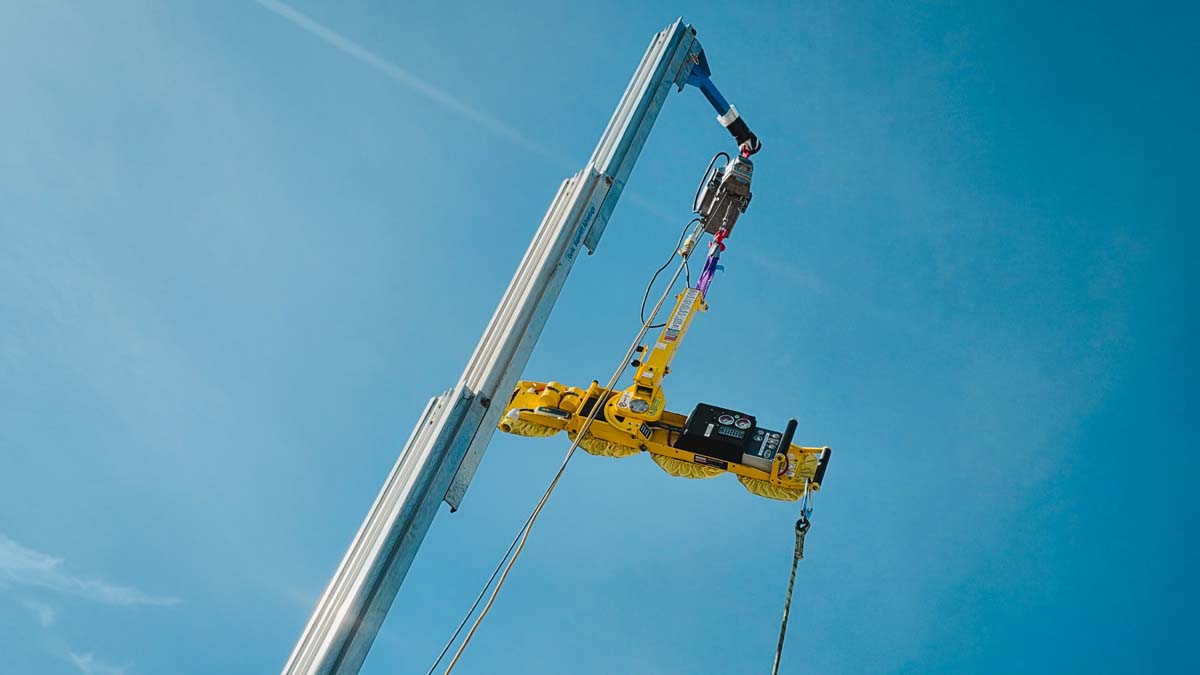 Why Periodic Maintenance of Floor Cranes Is Critical for Safe and Efficient Operations